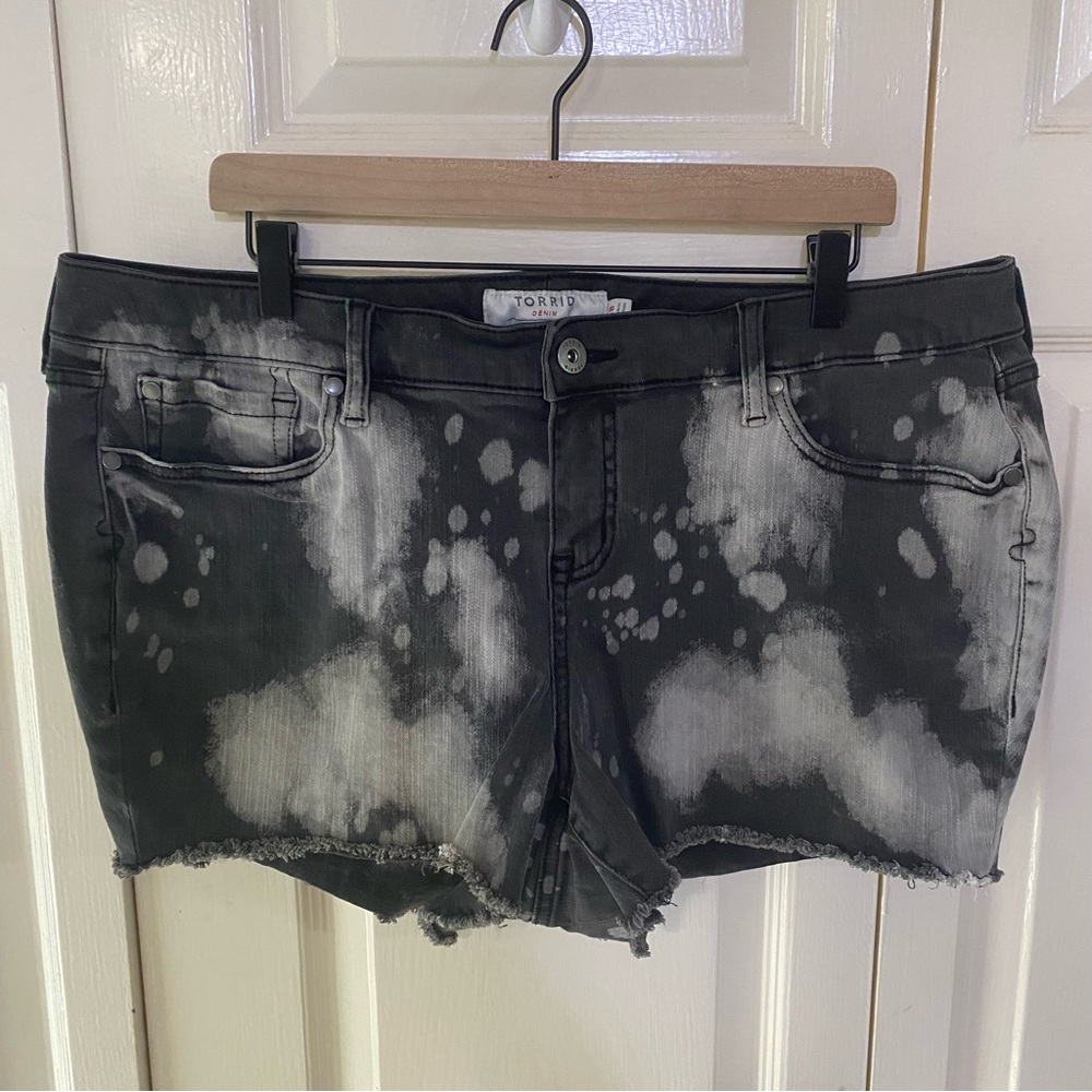 Torrid Shorts 18